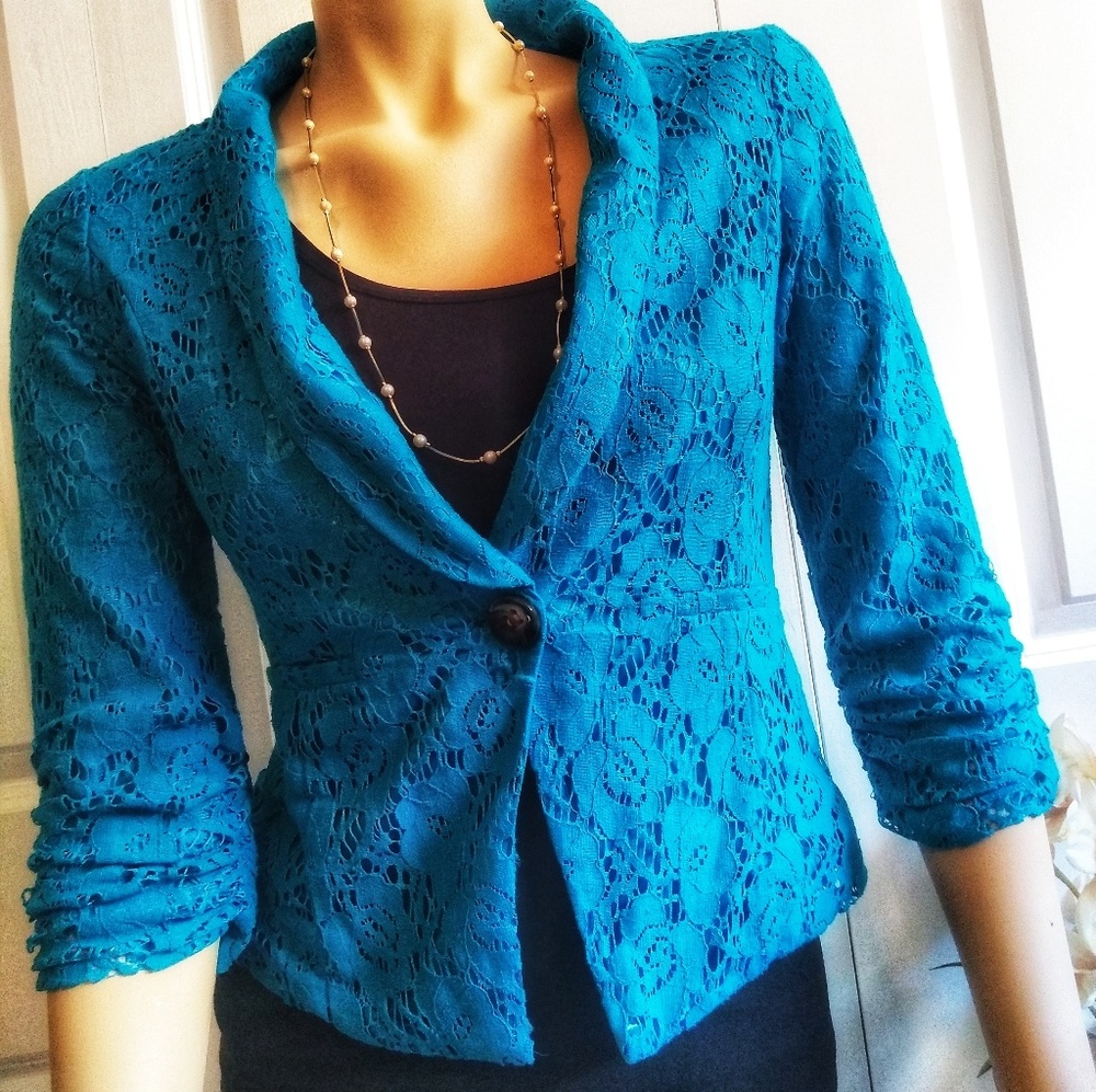 Stooshy Brand turquoise lace designe blazer